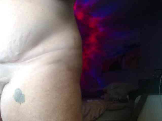April_XO webcam