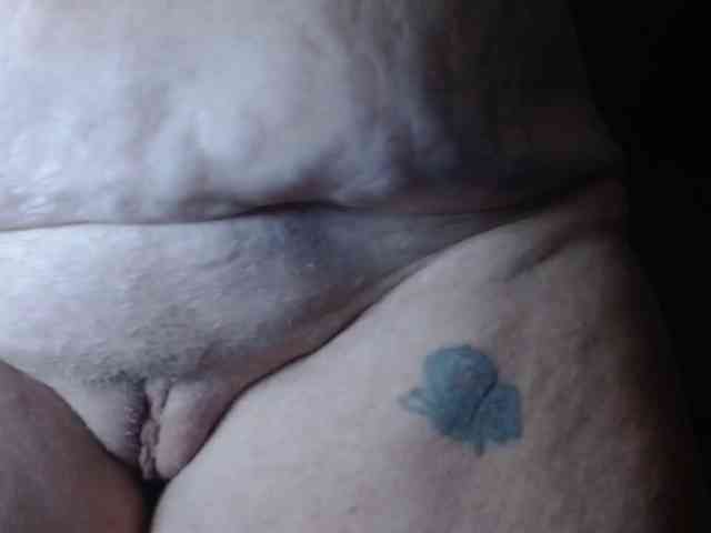 April_XO webcam