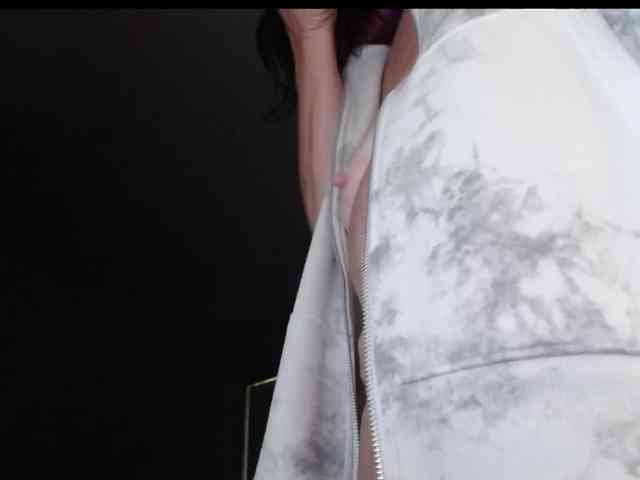 April_XO webcam