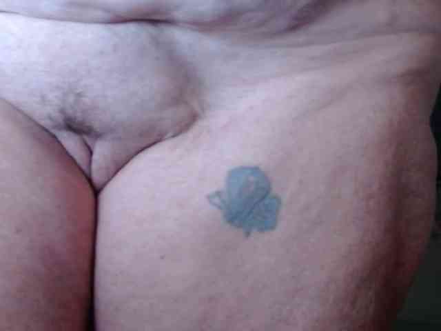 April_XO webcam