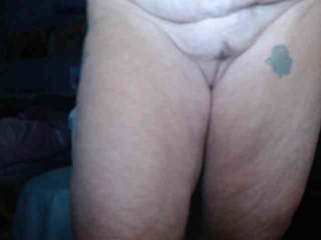 April_XO webcam