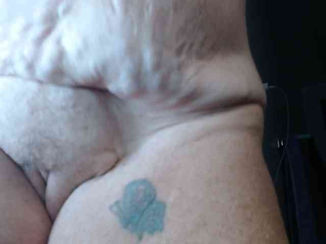 April_XO webcam