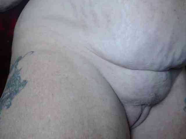 April_XO webcam