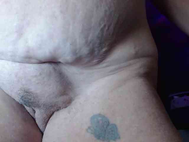 April_XO webcam