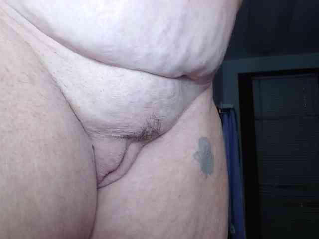 April_XO webcam