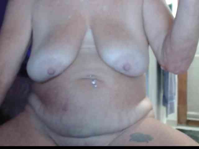 April_XO webcam