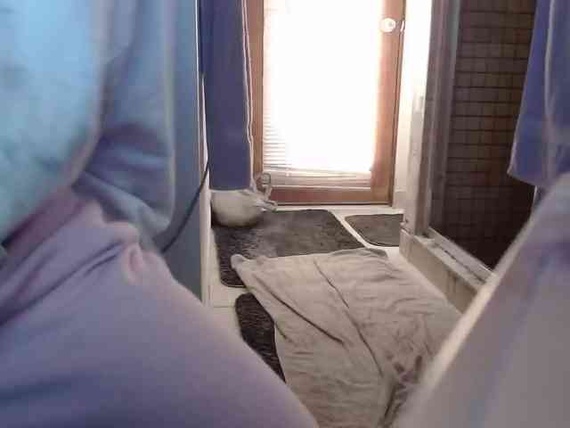 April_XO webcam