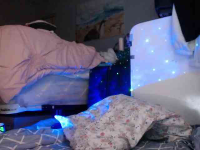 April_XO webcam