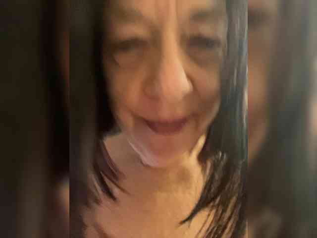 April_XO webcam