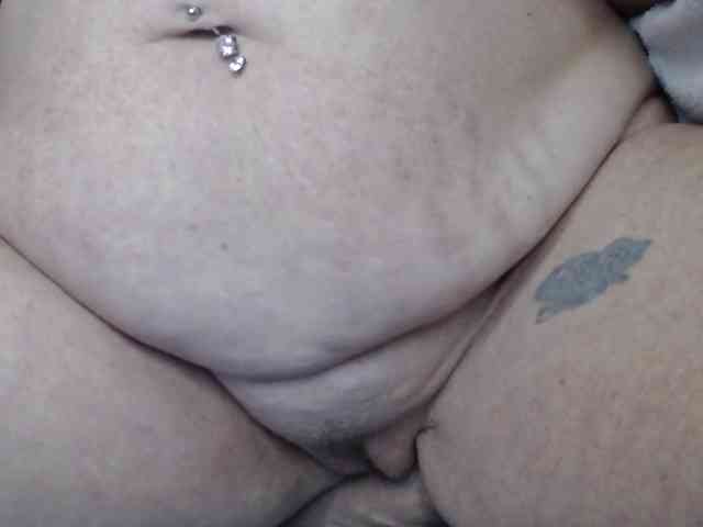 April_XO webcam