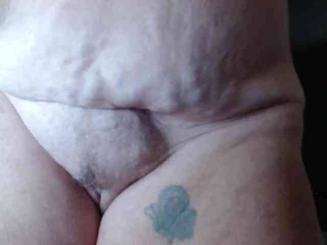April_XO webcam