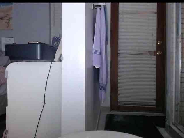 April_XO webcam