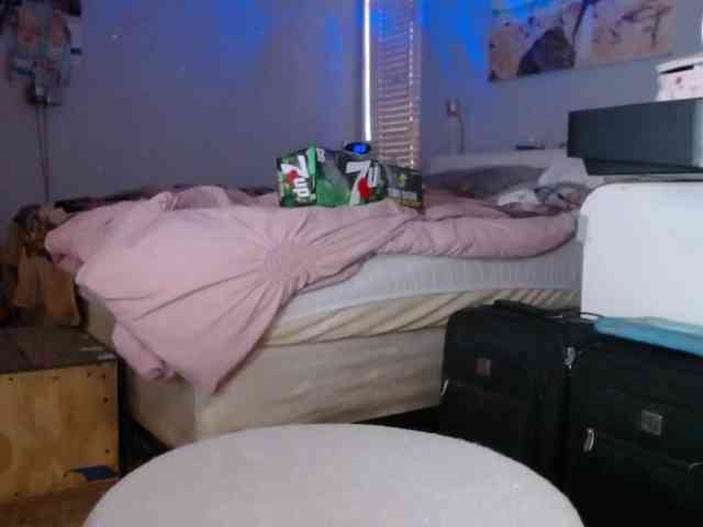 April_XO webcam
