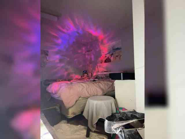 April_XO webcam