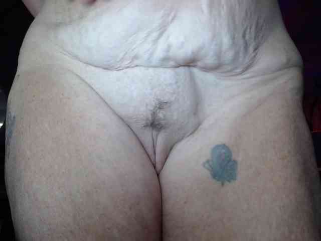 April_XO webcam