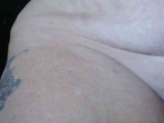 April_XO webcam
