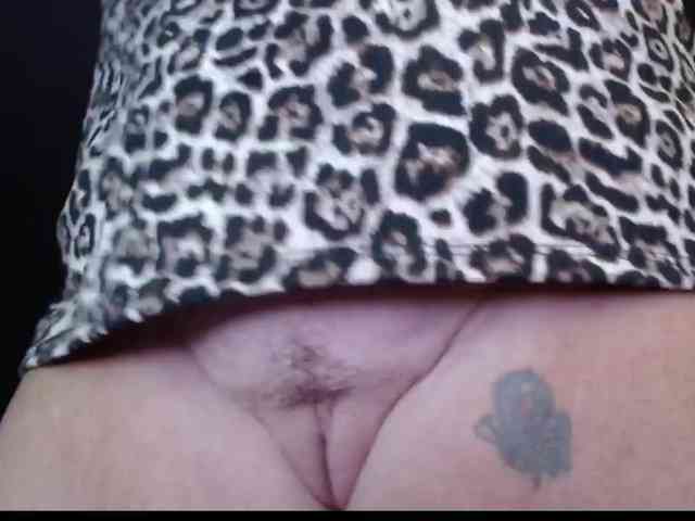 April_XO webcam