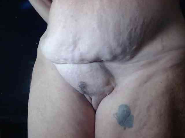 April_XO webcam
