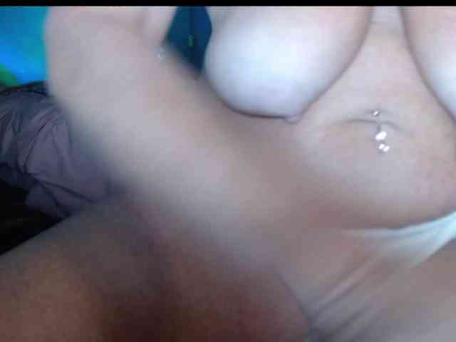 April_XO webcam