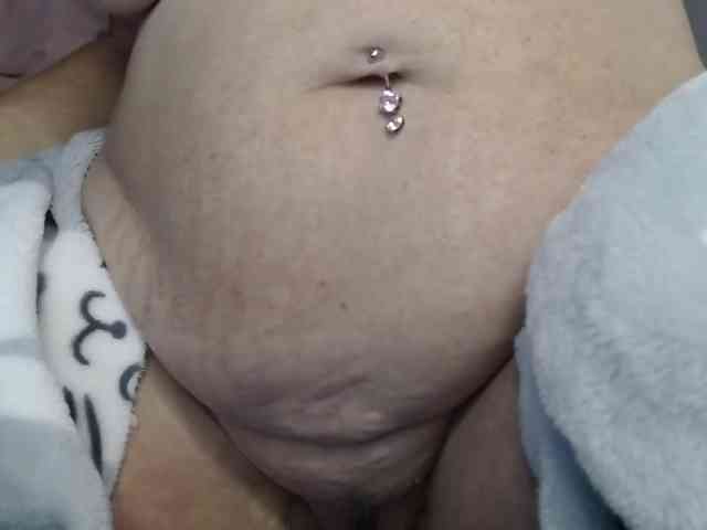 April_XO webcam