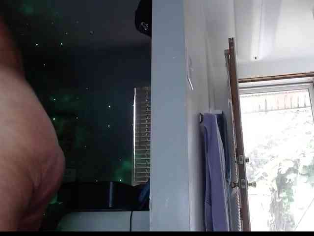 April_XO webcam
