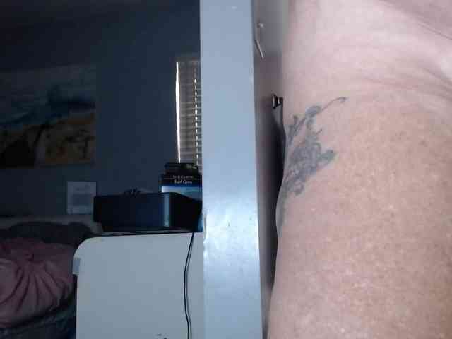 April_XO webcam