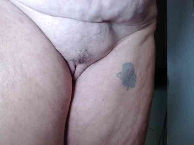 April_XO webcam