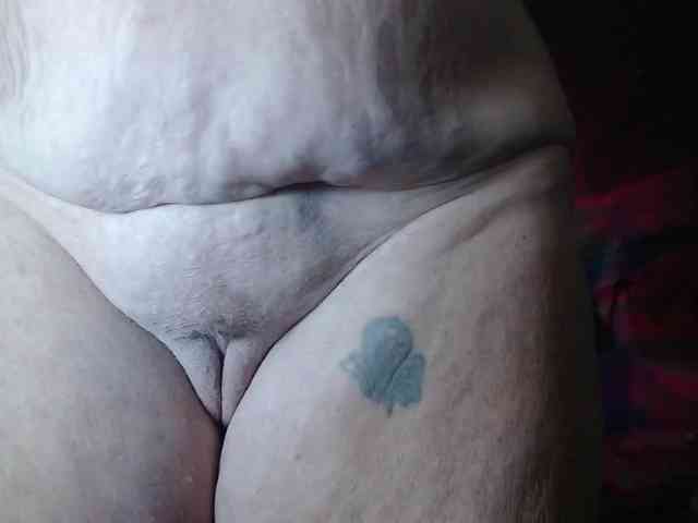 April_XO webcam