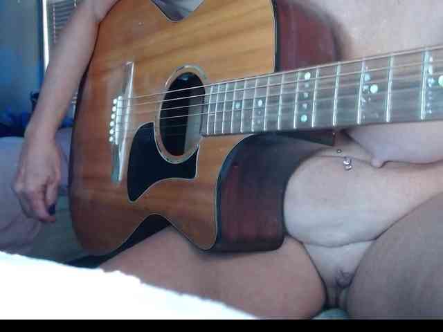 April_XO webcam