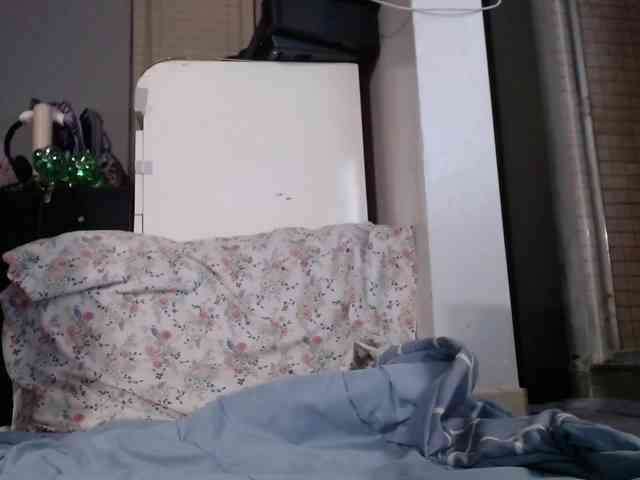 April_XO webcam