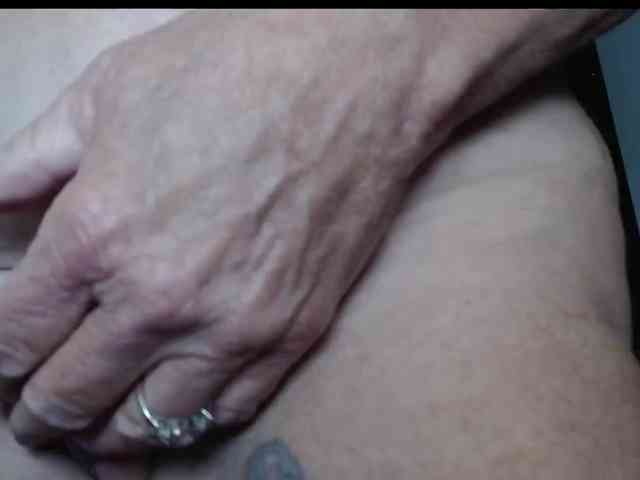 Modelo: April_XO
