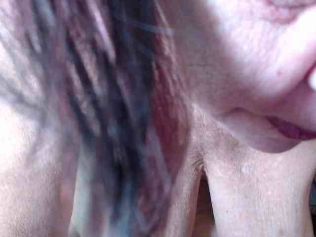 April_XO webcam