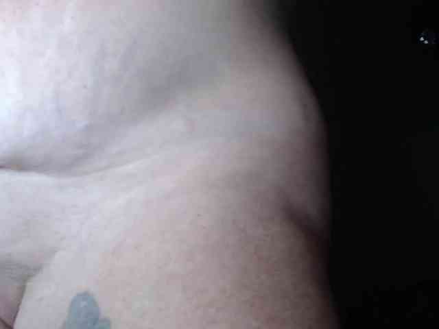 April_XO webcam