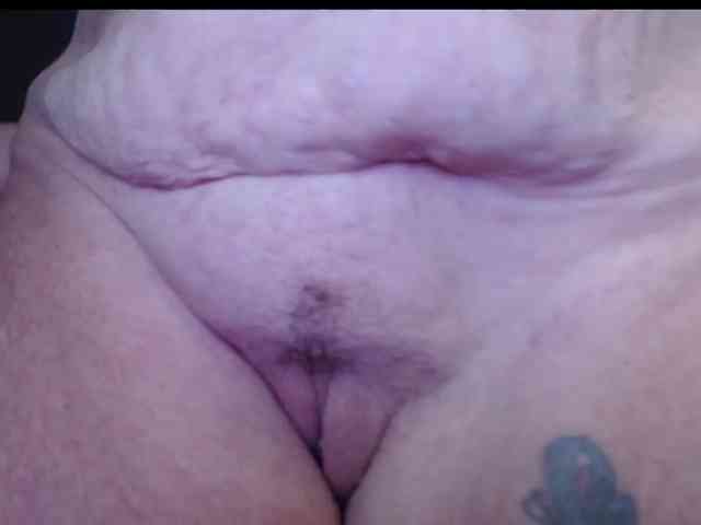 April_XO webcam