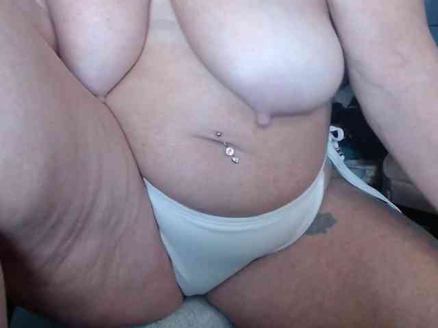 April_XO webcam