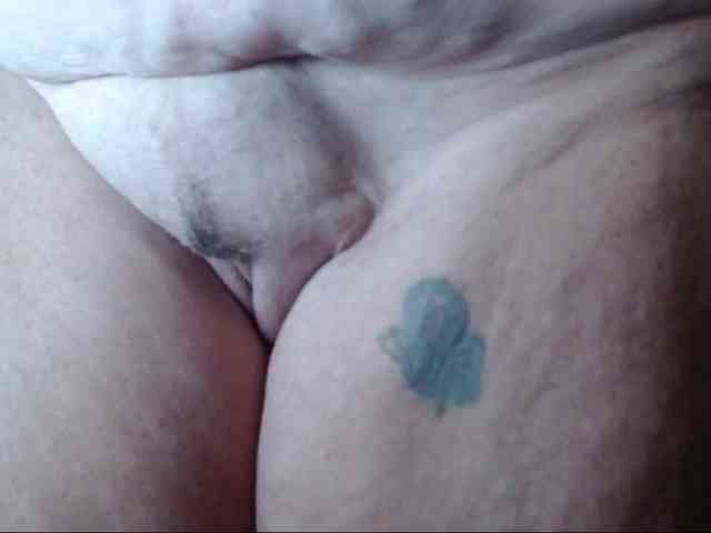 April_XO webcam