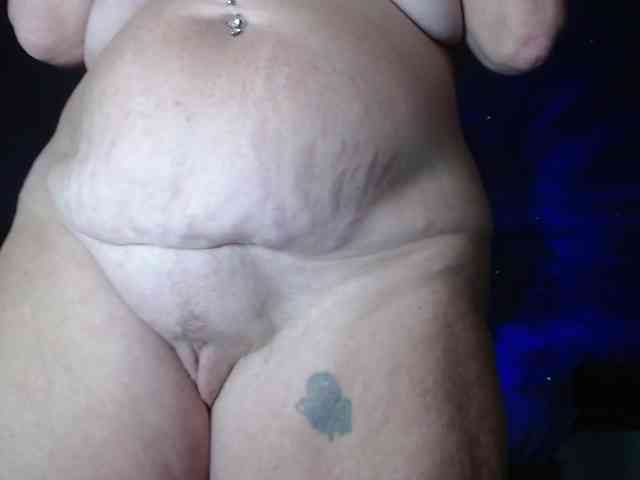 April_XO webcam