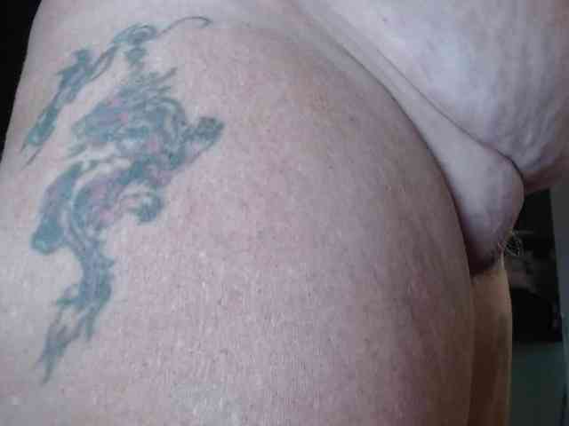 April_XO webcam