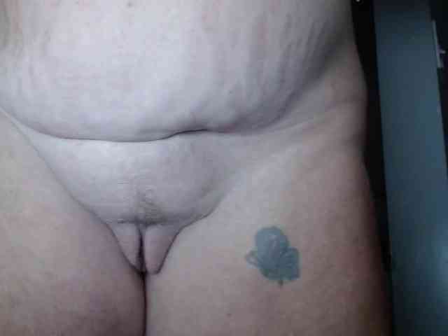 April_XO webcam