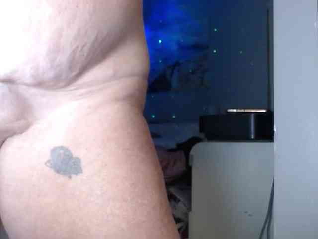 Modelo: April_XO