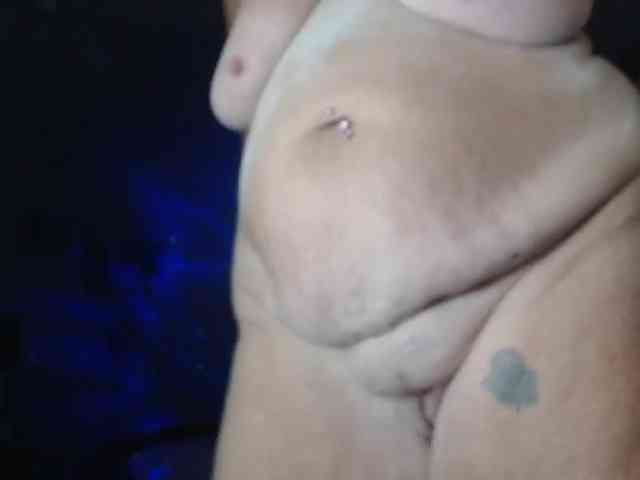 April_XO webcam