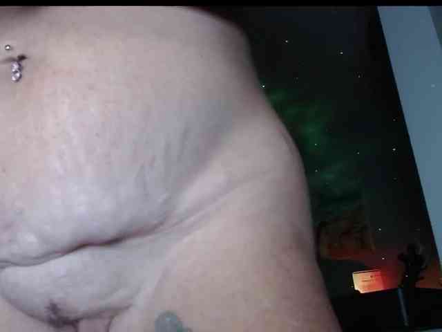 April_XO webcam