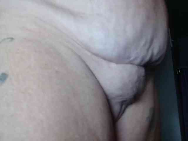 April_XO webcam