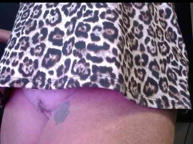 April_XO webcam