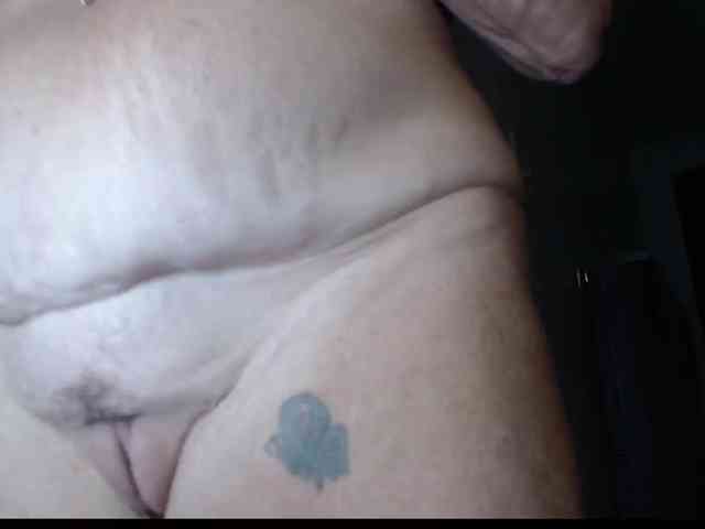 April_XO webcam