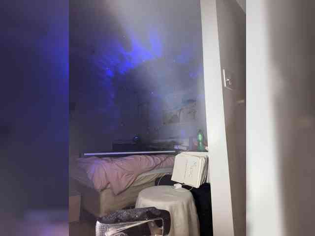 April_XO webcam