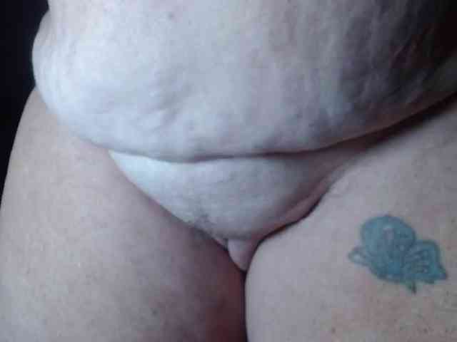 April_XO webcam