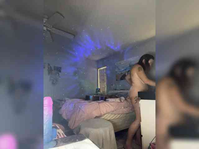 April_XO webcam