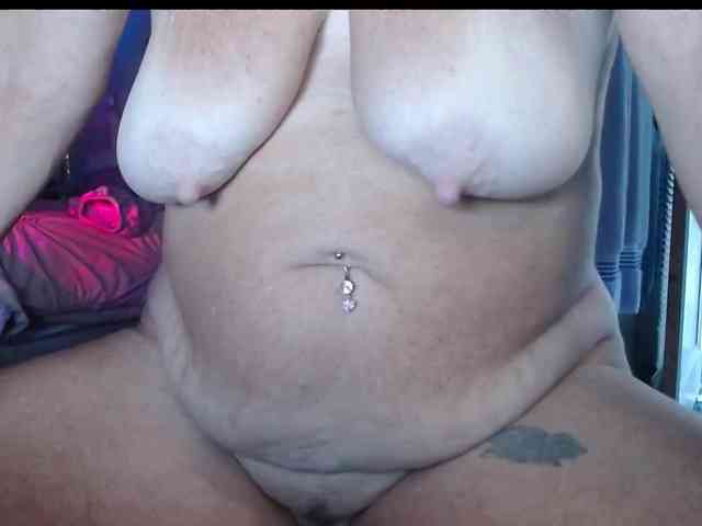 April_XO webcam
