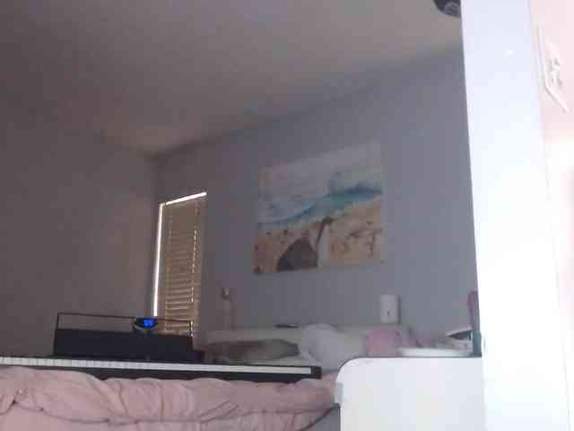 April_XO webcam
